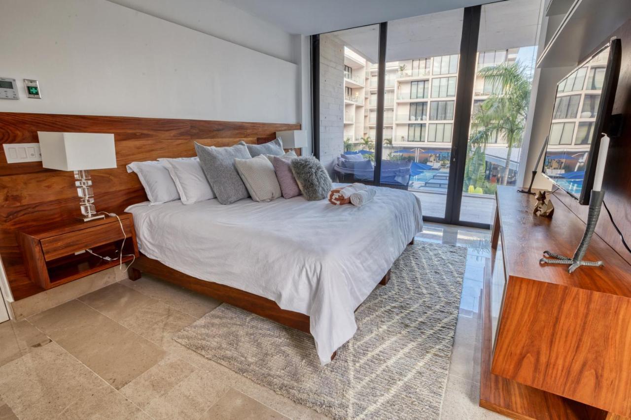 Astonishing Condo With Balcony In A Private Complex With Pool And Gym Плая дел Кармен Екстериор снимка