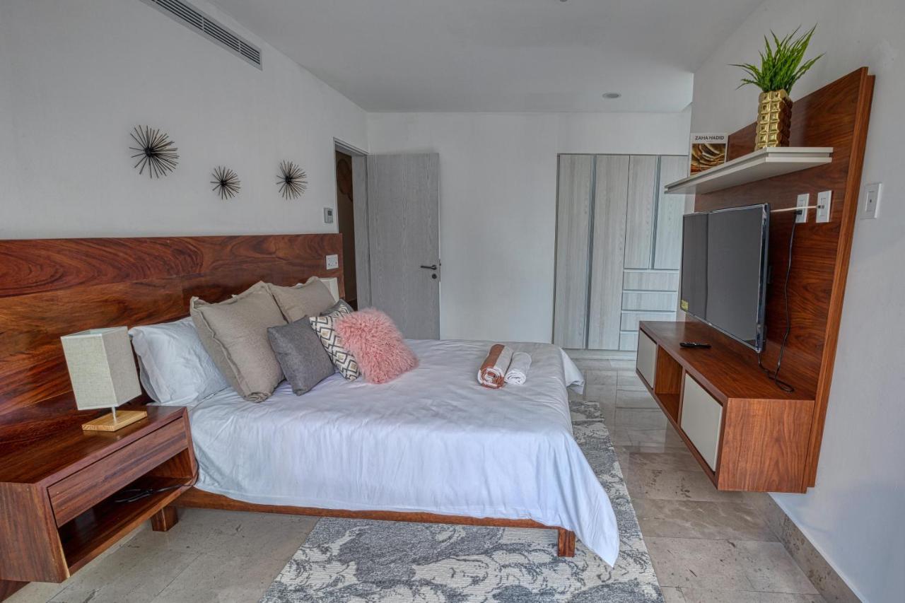 Astonishing Condo With Balcony In A Private Complex With Pool And Gym Плая дел Кармен Екстериор снимка