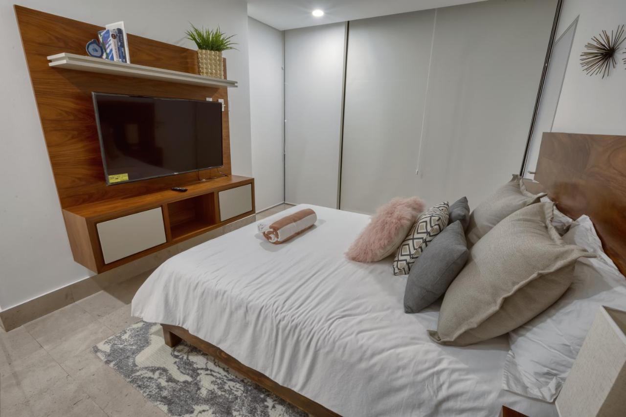 Astonishing Condo With Balcony In A Private Complex With Pool And Gym Плая дел Кармен Екстериор снимка